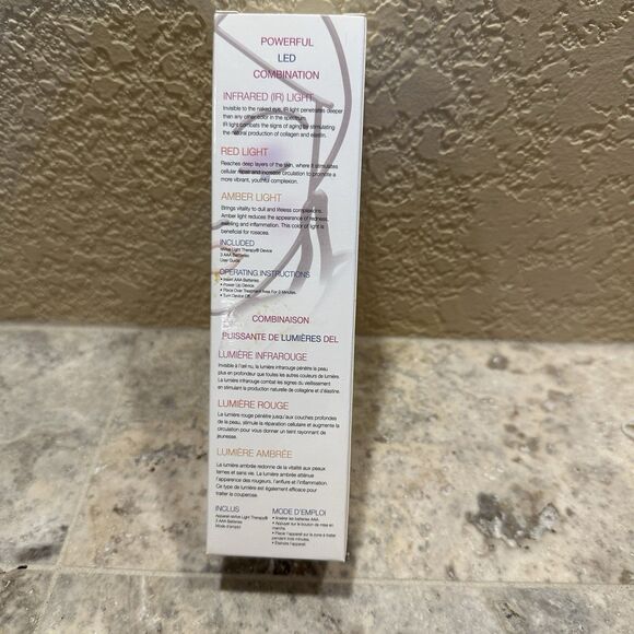 reVive Light Therapy Glo Portable Anti-Aging Light Therapy Device New In Package - Picture 3 of 5